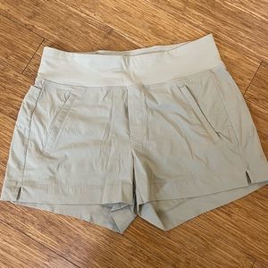 Athleta Trekkie North Shorts
